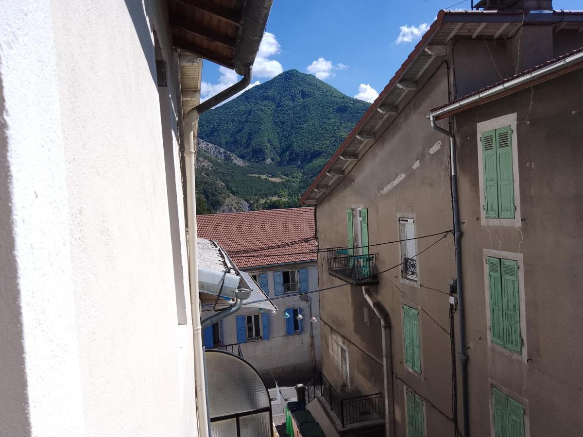 Le Moderne Veynes - Location D'Appartements A La Nuitee ภายนอก รูปภาพ